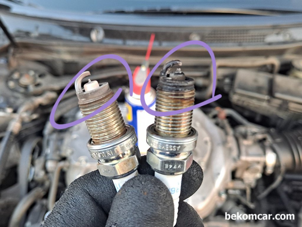 혼다 레전드 점화플러그 4번과 6번 비교사진|بيكومكار  (bekomcar)