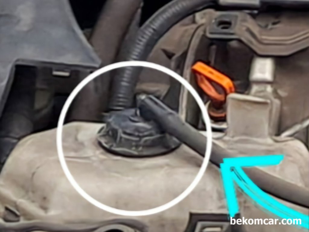 베콤카 검진중 발견된 혼다 레전드 부동액 뚜컹 크랙|贝科姆汽车 (bekomcar)
