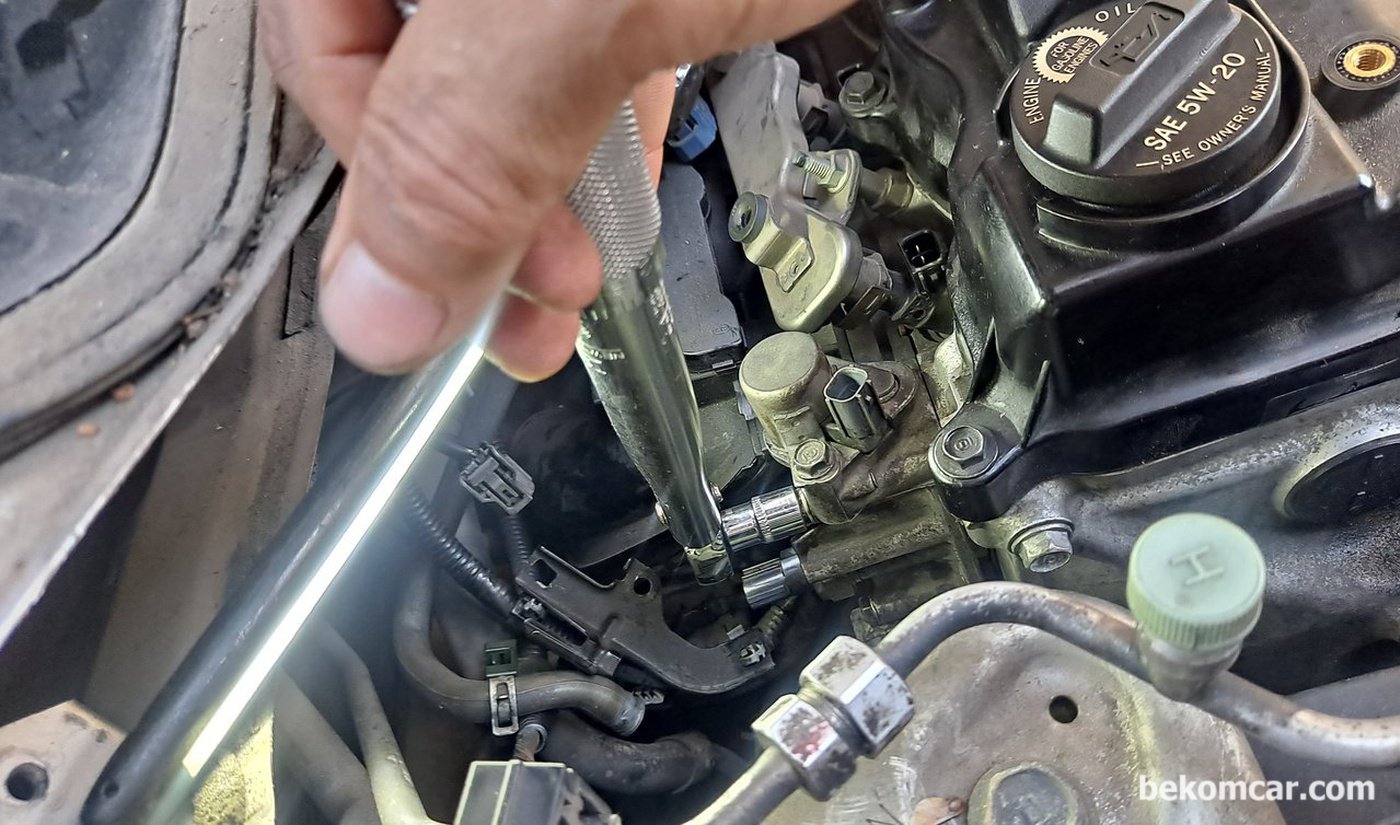 거스켓 있는곳은 항상 균등한 토크로 그리고 씹히지 않게 체결한다.|ベコムカー (bekomcar)