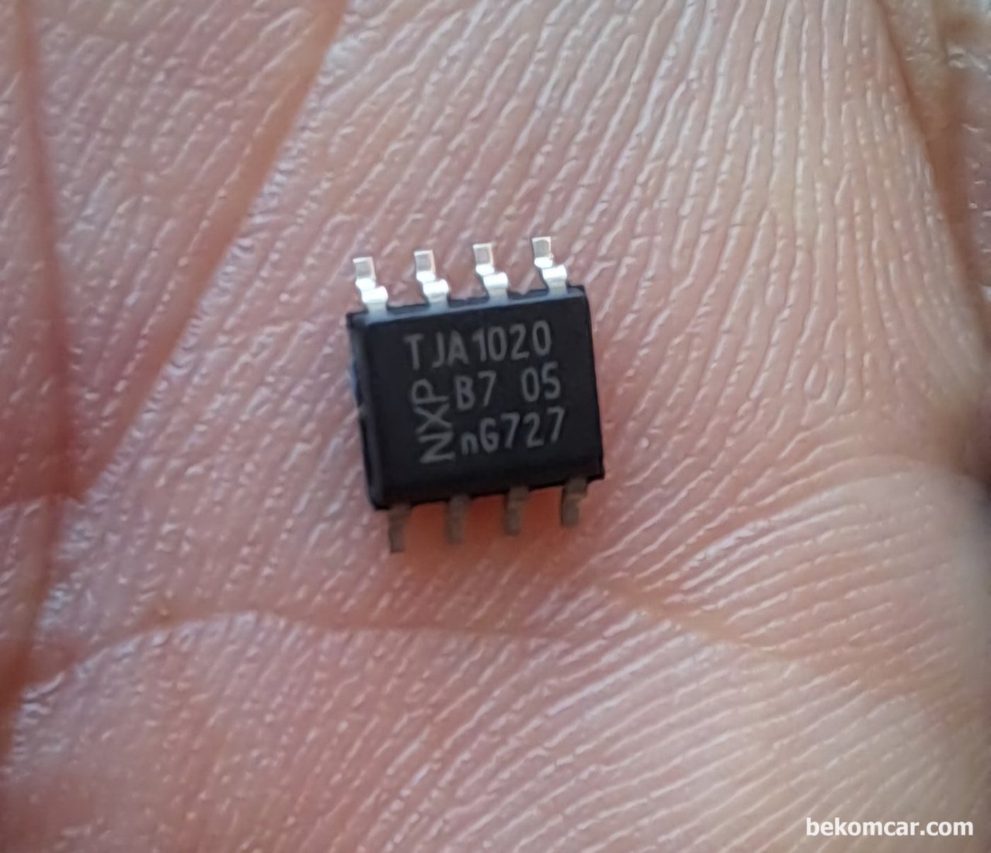 이 칩이 바로 BMW F10 528i의 LIN BUS 송수신 칩이다. 워터펌프, 알터네이터, 배터리IBS등을 제어하는 슬로스피드 1와이어 0.0V ~ 12.0V Square Wave Form을 제어하는 칩이다. 실제 정말 작은 SMD타입 반도체 칩 이다.|베콤카 차량정밀진단