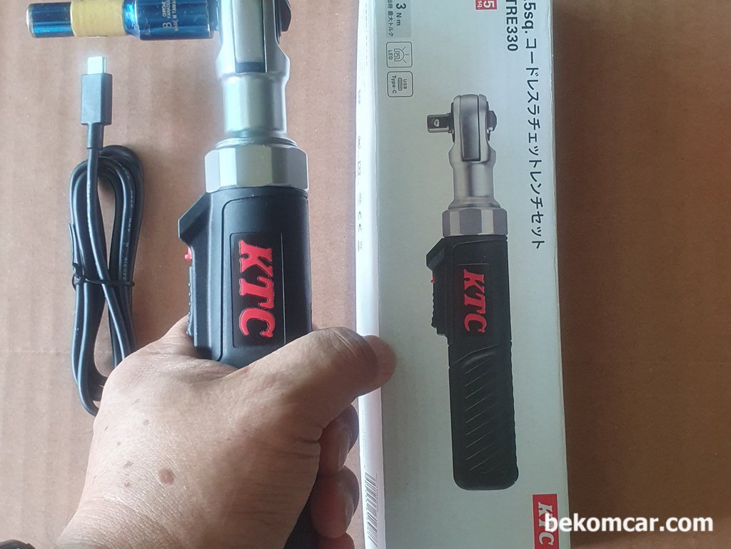 휴대성과 좁은공간에 최적 KTC USB 전동 및 수공구 라쳇 3/8" JTRE330|بيكومكار (bekomcar)