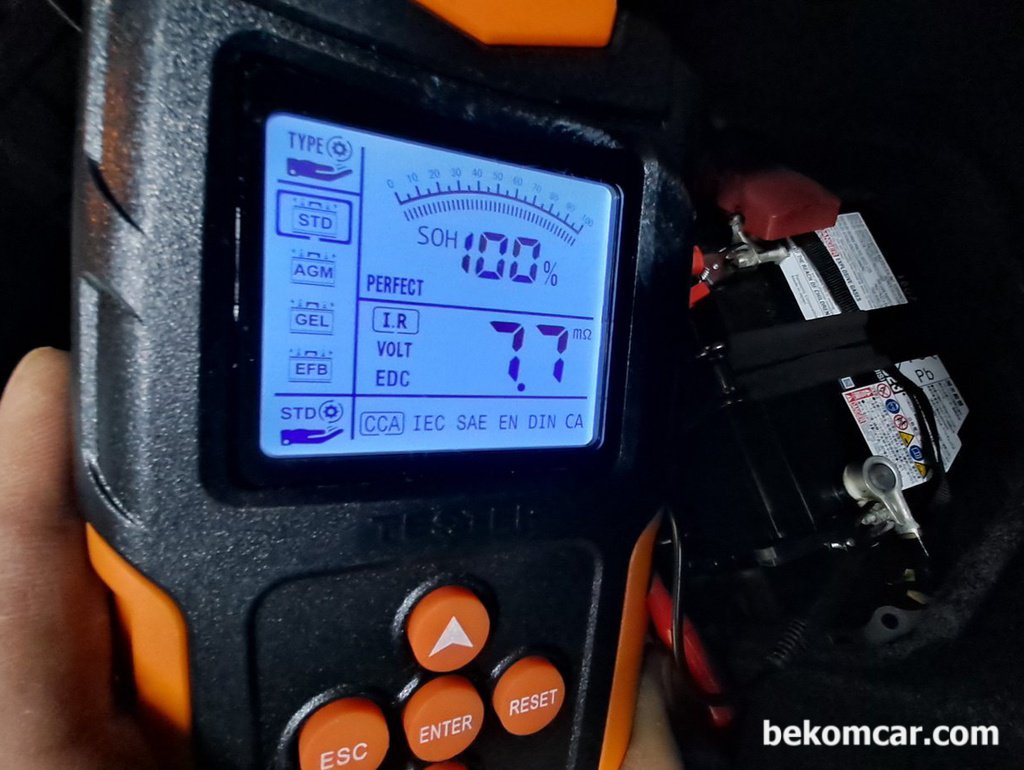 토요타 캠리 하이브리드 7세대 13만km 시동배터리 측정|bekomcar.com