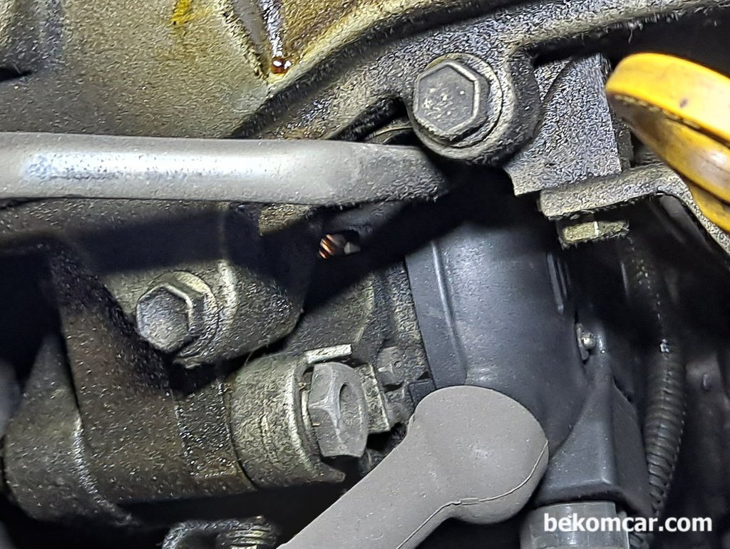 렉서스 ES350 누유가 알터네이터까지 침투했다|ベコムカー (bekomcar)