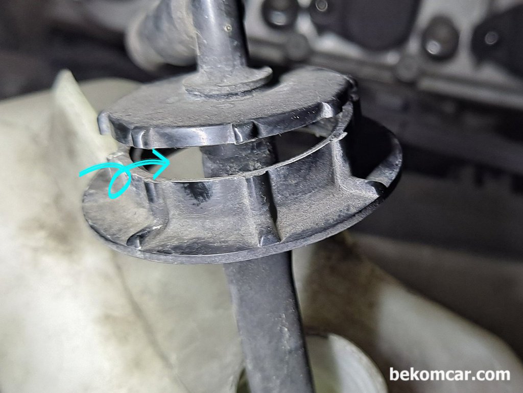 냉각수 보조통 뚜껑의 밀봉상태유지 중요하다.|ベコムカー (bekomcar)