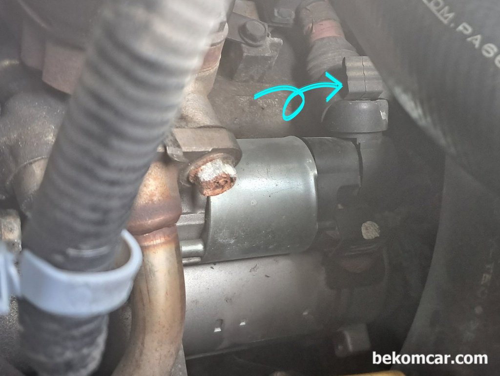 시동모터 b+단자는 절연부츠로 잘 덥어져 있어야|بيكومكار  (bekomcar)