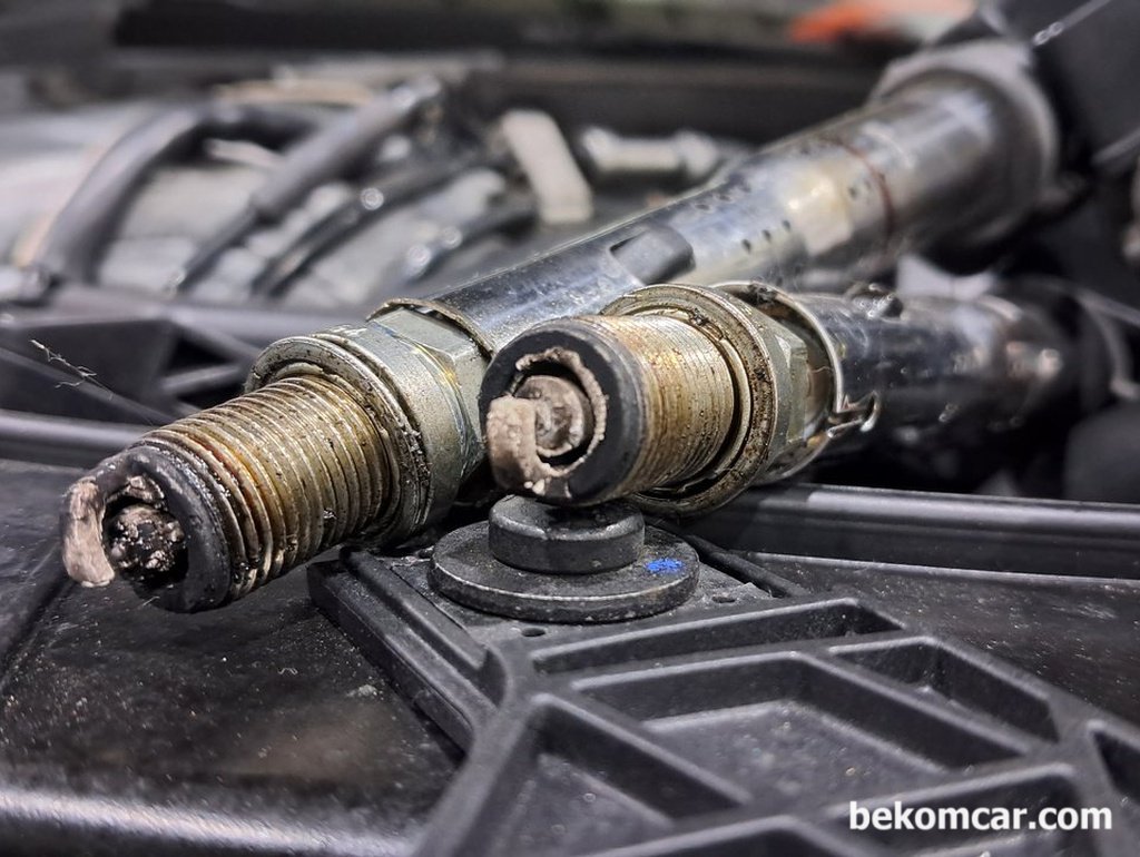 아우디 A4 점화플러그 오일범벅, 매우좋지 않다.|贝科姆汽车 (bekomcar)