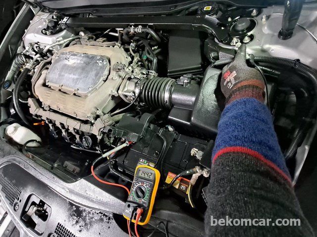 None 2）保养好你的车

使用 bekomcar 平台，在您拥有汽车以进行维护时保留所有维修历史记录。 bekomcar 甚至为您提供自己动手的汽车保养教程和课程。 | 贝科姆汽车 (bekomcar)