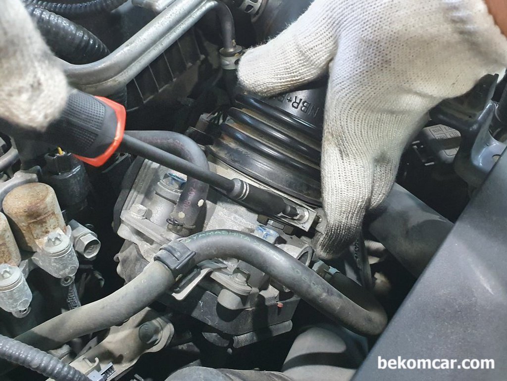 시빅 하이브리드 스로틀바디 청소후 진단기로 TPS 초기화진행|بيكومكار (bekomcar)