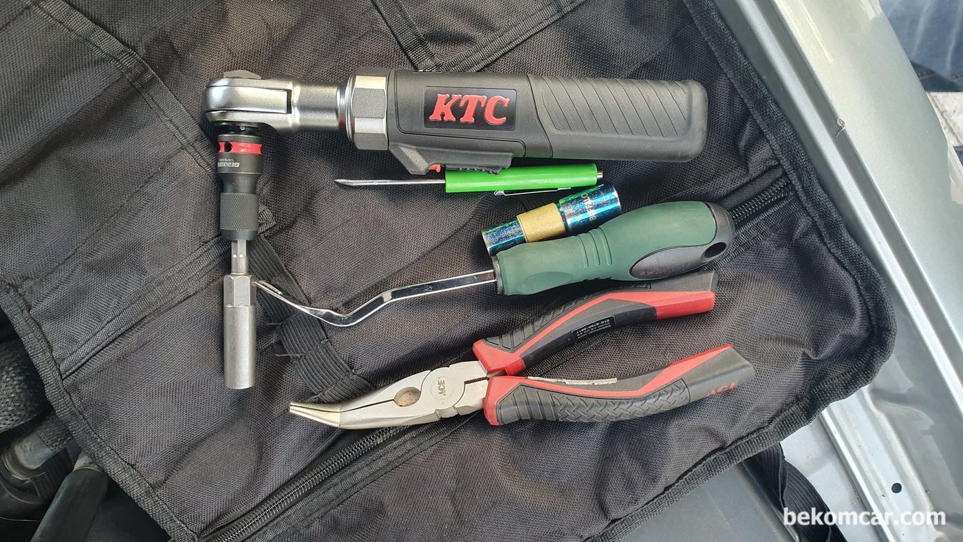 휴대성과 좁은공간에 최적 KTC USB 전동 및 수공구 라쳇 3/8" JTRE330. 3/8" 라쳇. 실제 사용해보니 역시 좋다.|بيكومكار (bekomcar)