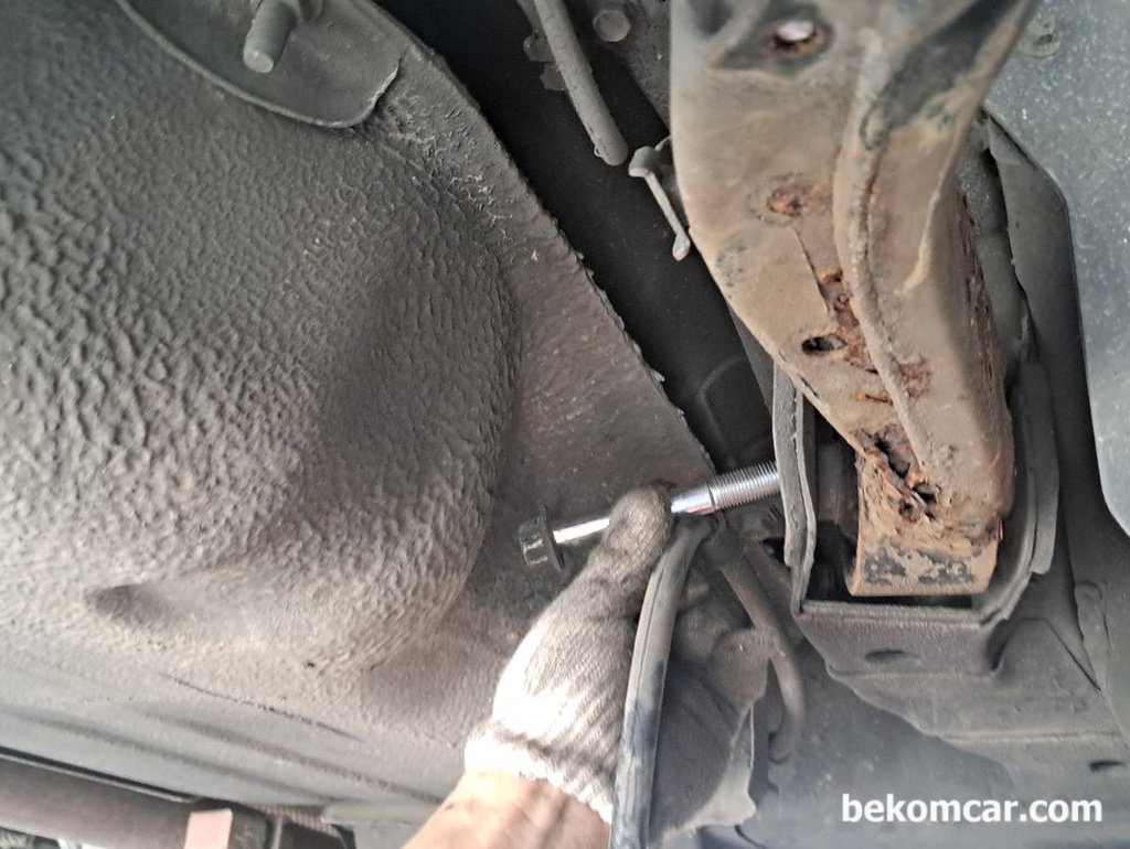 구쿠스 트레일링 암 부식상태 점검필요|贝科姆汽车 (bekomcar)