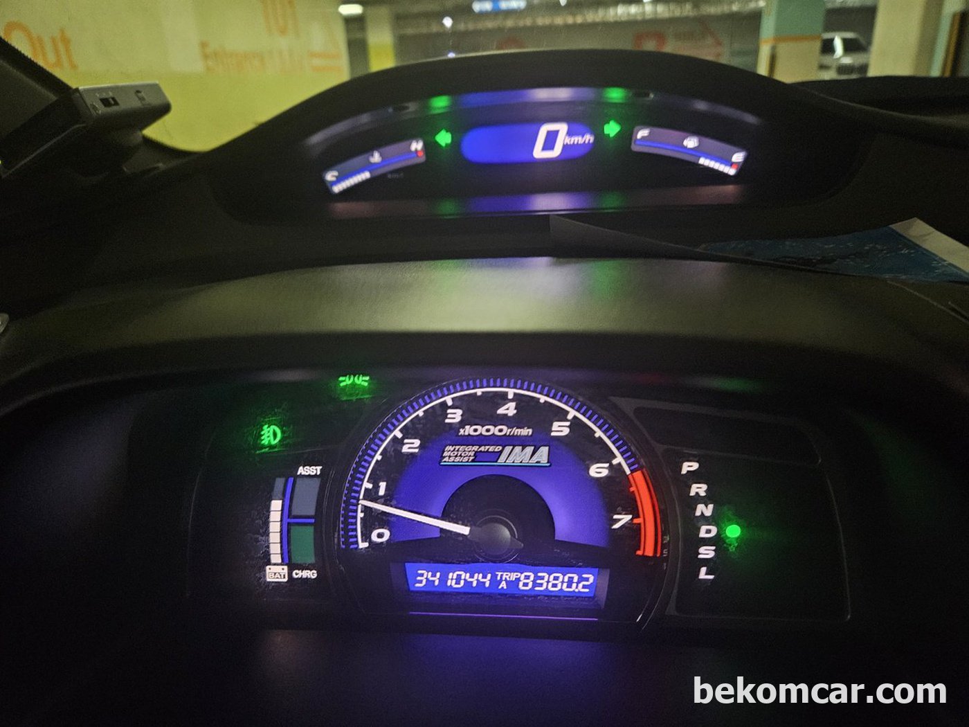 베콤카 진단차량은 HONDA, 2007, 시빅 하이브리드, 340,863km 주행했다. IMA (혼다 하이브리드 시스템) 고장, 엔진 PGM-FI 고장코드, 미션 고장코드, EPS 고장코드 등, 베콤카 진단 과 응급정비후 다음날의 계기판이다. 고장코드가 없다.|ベコムカー (bekomcar)