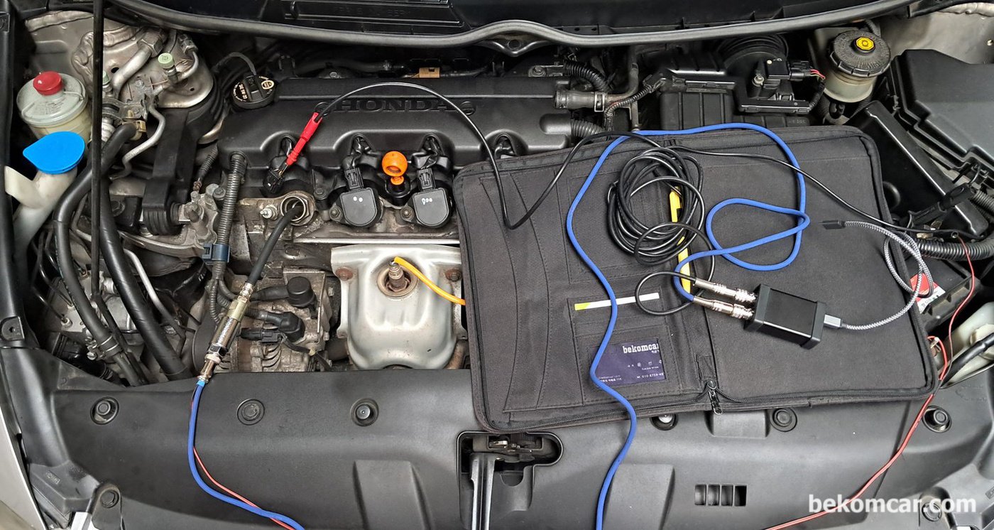 혼다 시빅 2008년 1.8L 약 188,000km 주행했다. 실린더압축압력센서 파형 측정을 위한 세팅이다. 1번 과 2번 실린더에서 측정하였다.|ベコムカー (bekomcar)