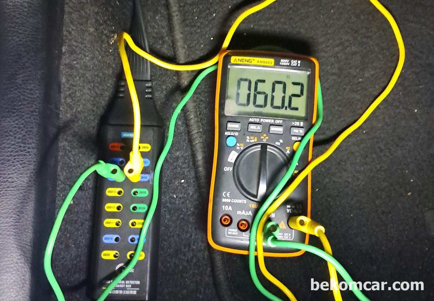 BOB를 이용하여 CAN 통신 Terminating Resistor 를 측정한다. 정상이다. 병렬로 2군데 모듈에 120옴 저항이 있다. 모든 데이터통신 진단에 필수적인 점검항목이다.|ベコムカー (bekomcar)