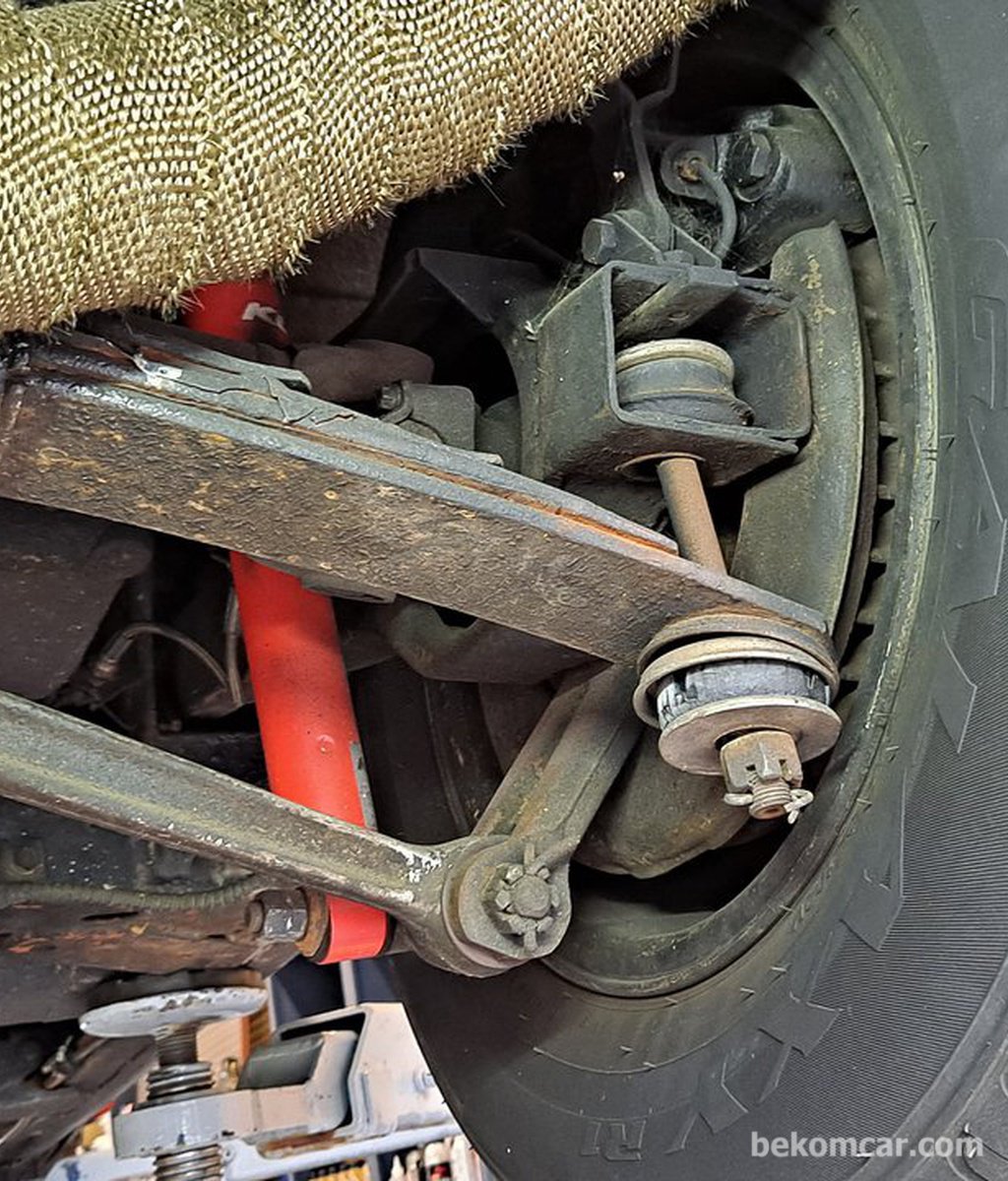 쉐보레 스포츠카 콜벳 C3 중고차 차량점검중 하체점검일부|ベコムカー (bekomcar)