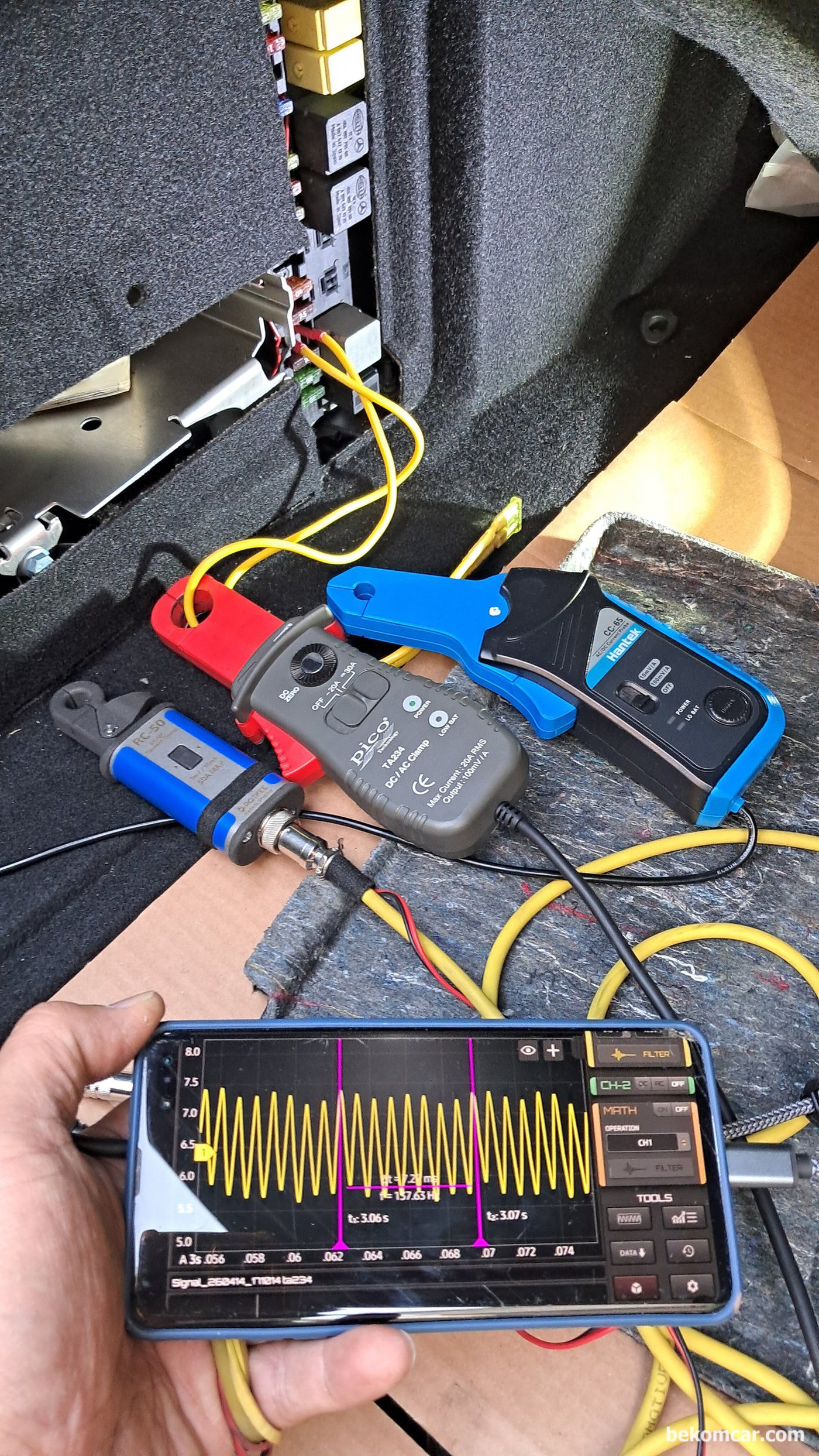 주행중 시동꺼짐 진단 및 정비 차량은 벤츠 E200K, 연료펌프 어셈블리 교체후 피코 TA234 전류계를 사용하여 측정한 정상적인 연료펌프 모터 파형이다.|بيكومكار  (bekomcar)