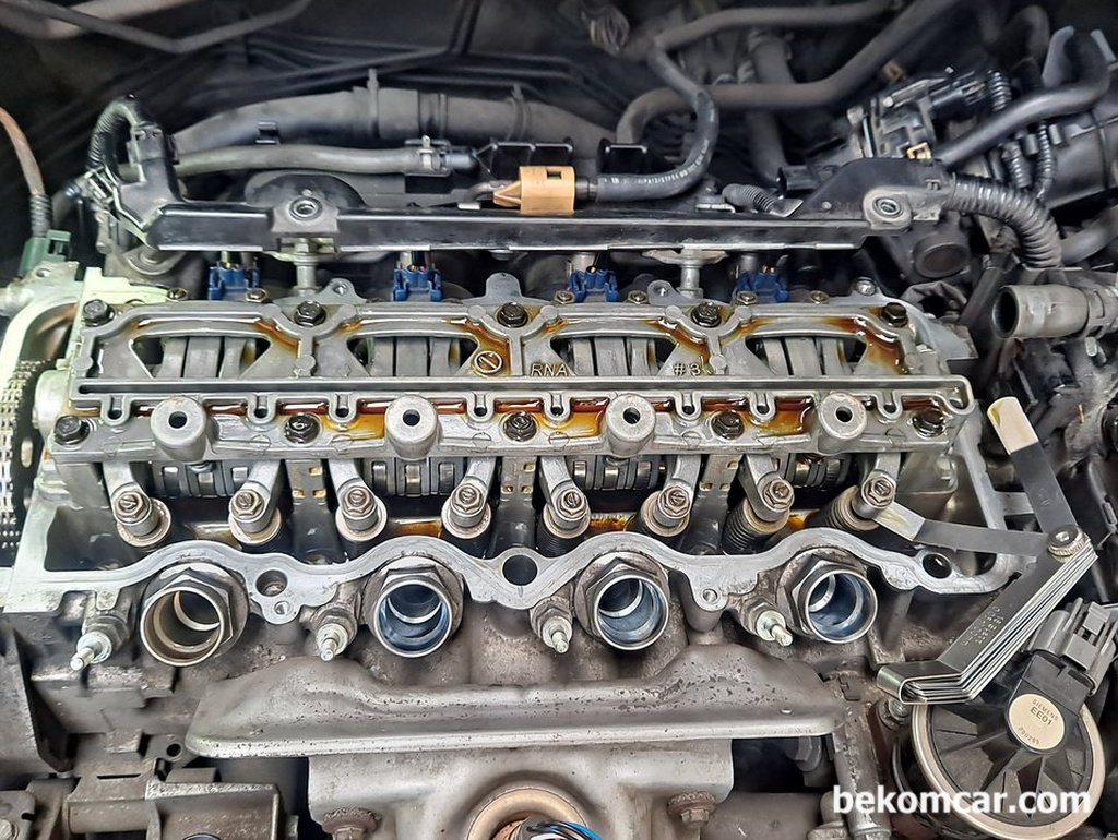164,000km정도의 엔진속 슬러지 상태|bekomcar.com