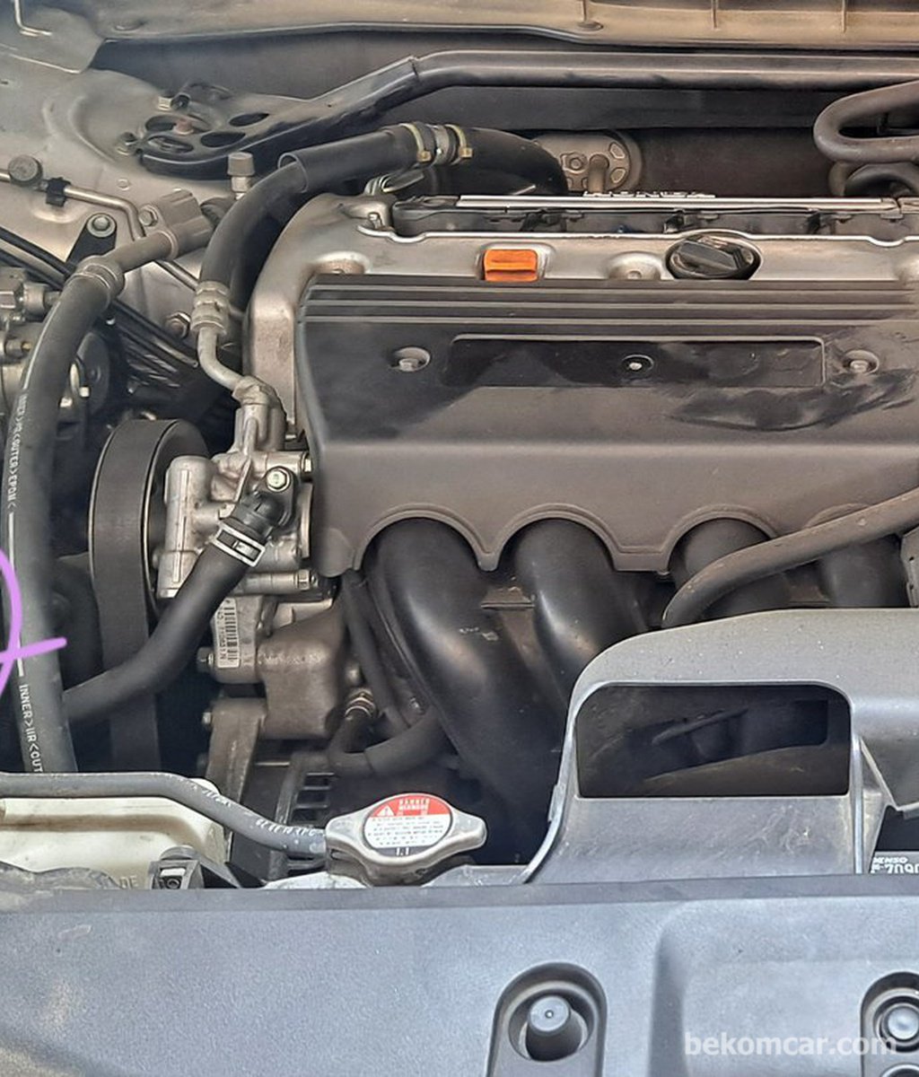 8th gen Accord 2.4L window washer fluid top off|bekomcar.com