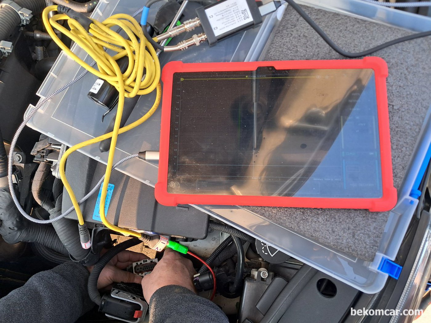 GM대우 알페온 2014년 직렬 캔 통신 (Serial GMLAN) 고장코드 진단으로, 전원 은 배터리 전압 B+ 가 측정된다. TCU 전원공급 상태는 정상으로 측정된다.|bekomcar.com