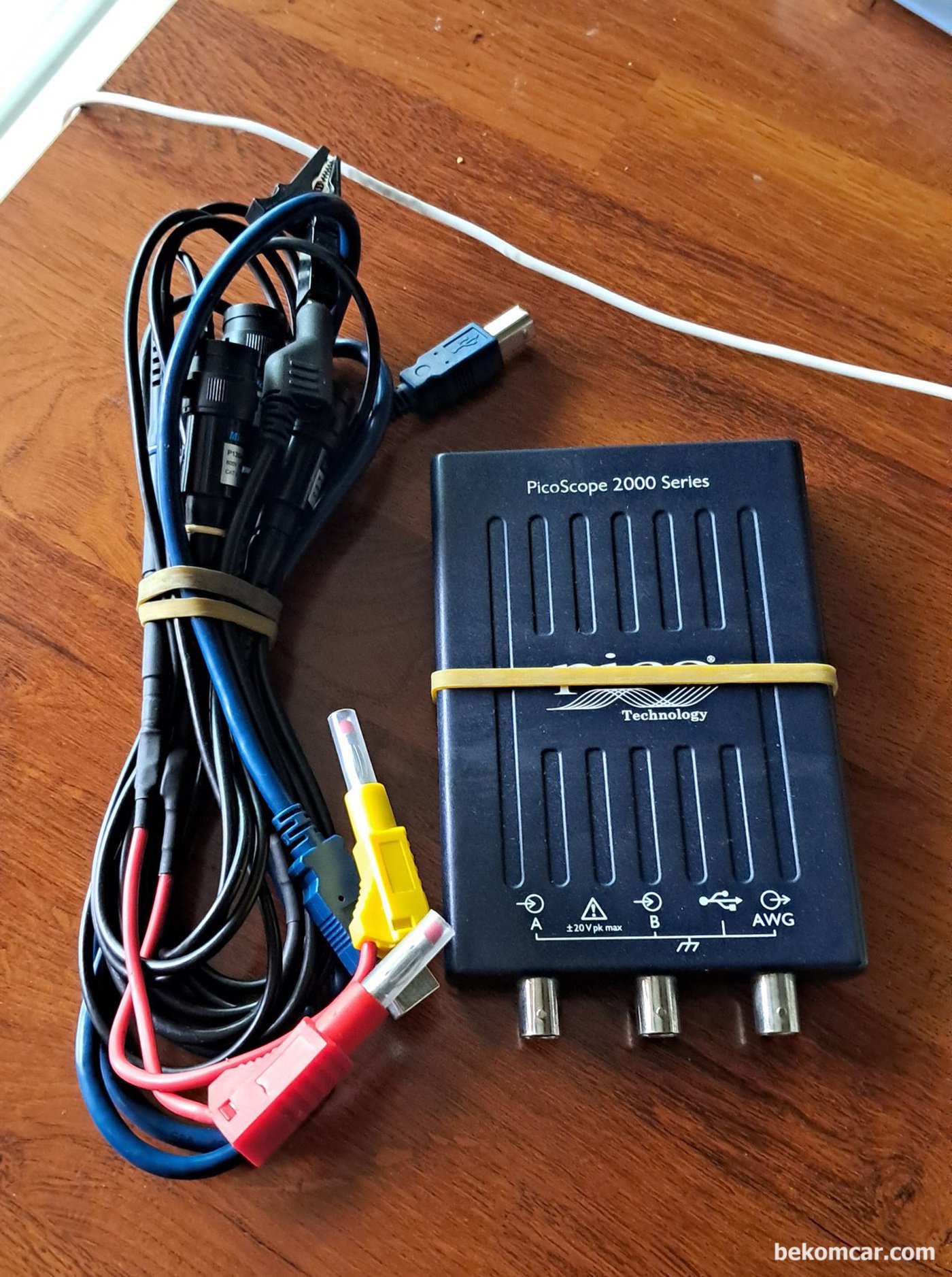 피코 2채널 2204A 와 개조한 4mm 바나나 BNC 케이블이다.|bekomcar.com