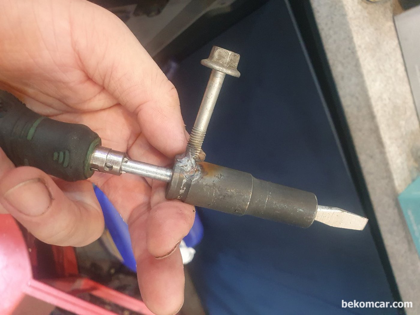 스크류가 느슨해지고 빠질수있어 용접을 해서 단단히 고정시켰다.|贝科姆汽车 (bekomcar)