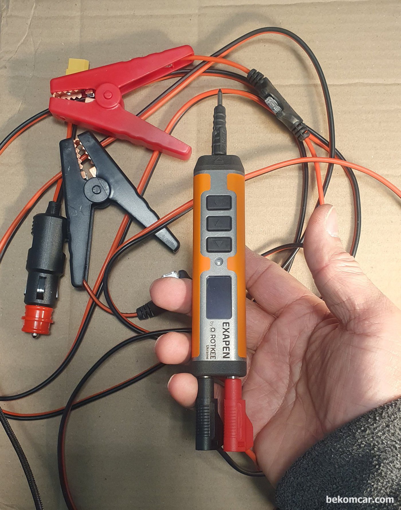 ROTKEE 엑사펜 기본 악세사리 이다. 4mm 잭을 사용하니 별도로 전원 및 그라운드 공급케이블 을 만들어 사용해도 좋다.|bekomcar.com