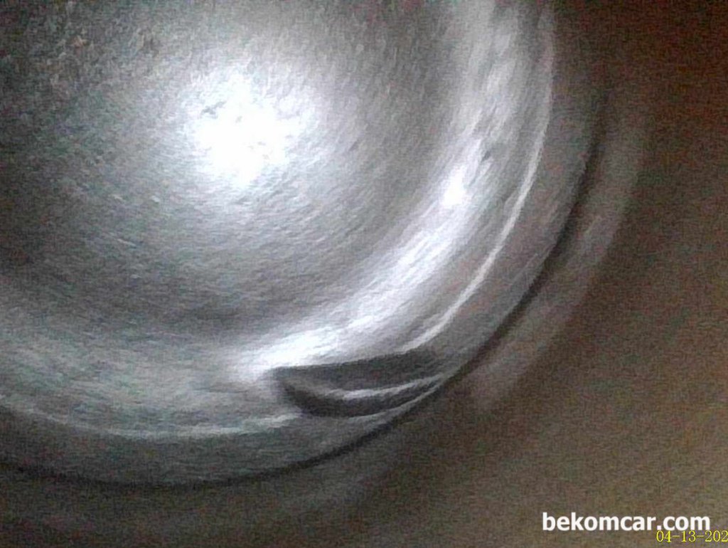 실린더 내시경 검 사결과 불완전 연소상태 피스톤 과 밸브상태 확인됨, 벤츠 E200K 사례|bekomcar.com