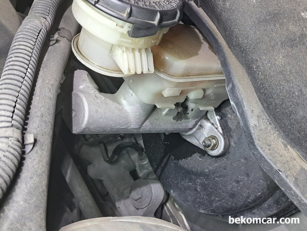 혼다 CRV 2세대 중고차 점검, 브레이크 마스터실린더 누유 & 부스터고장 진행중|bekomcar.com