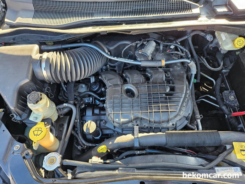 크라이슬러 2011 그랜드보이저 (RT), Town & Country Caravan|ベコムカー (bekomcar)