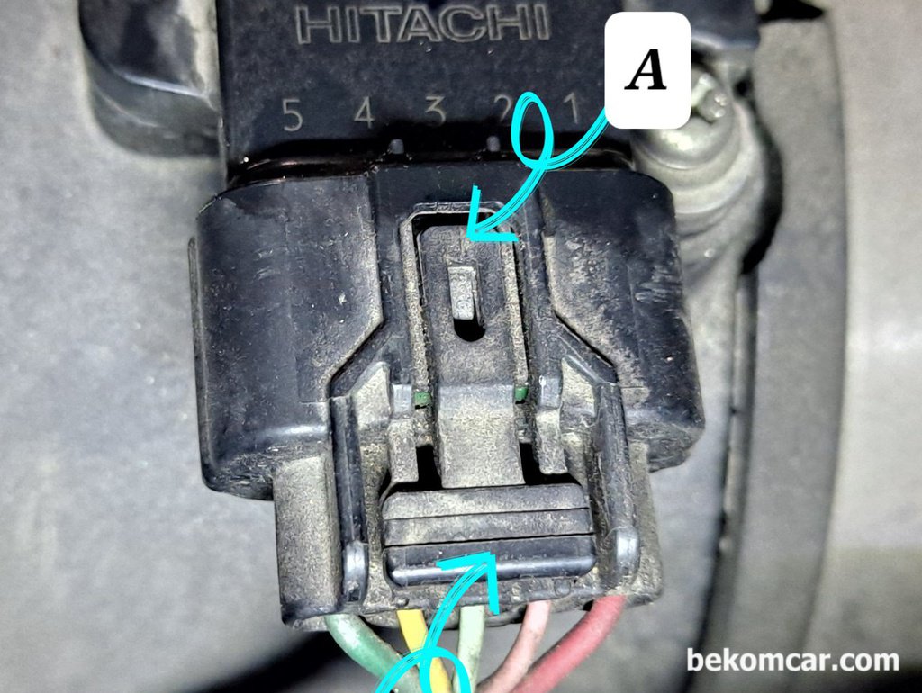 자동자 자가 정비시 커넉터 분리하는 방법|ベコムカー (bekomcar)