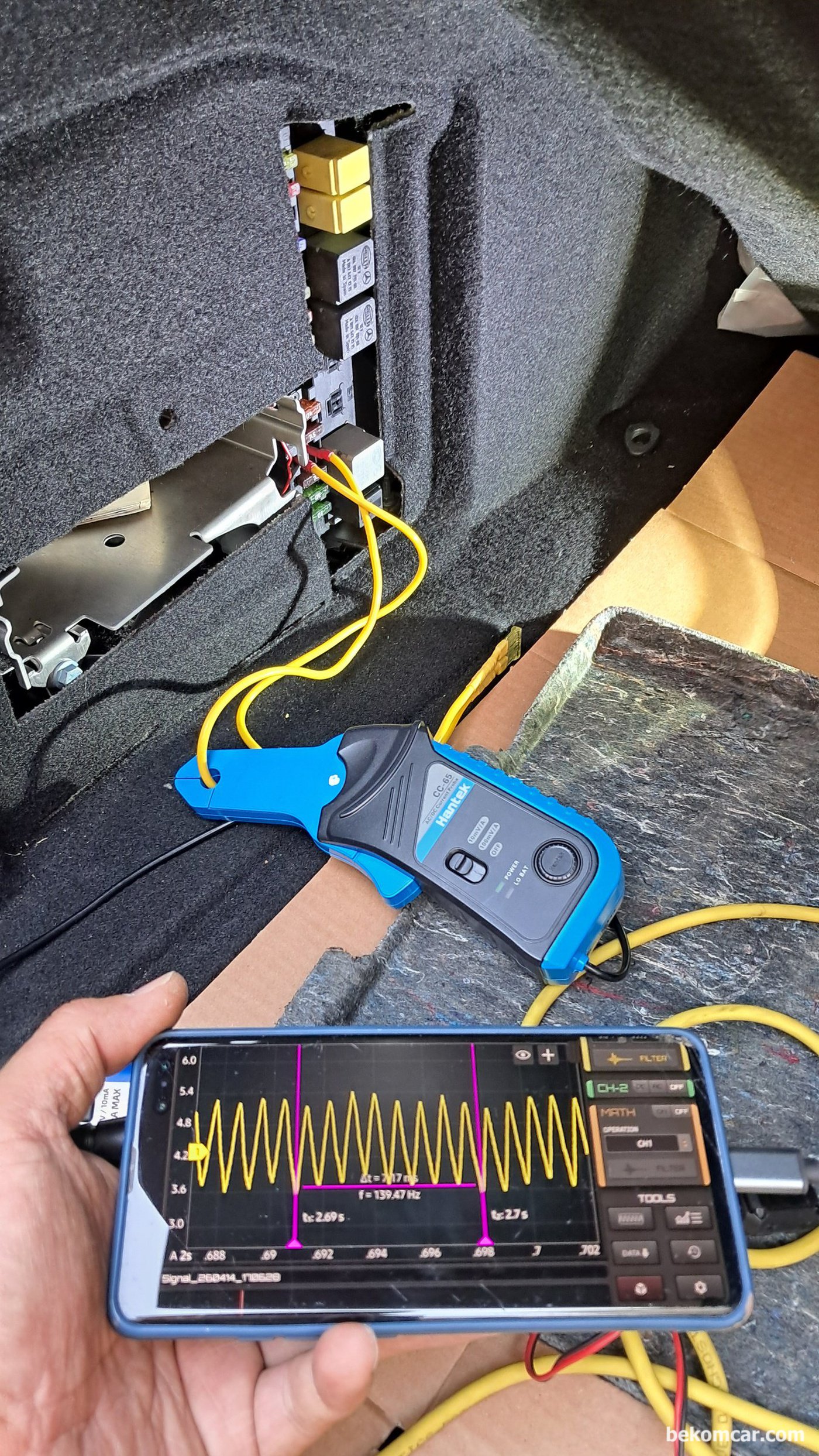 주행중 시동꺼짐 진단 및 정비 차량은 벤츠 E200K, 연료펌프 어셈블리 교체후 피코 한텍 CC65 전류계를 사용하여 측정한 정상적인 연료펌프 모터 파형이다|بيكومكار  (bekomcar)