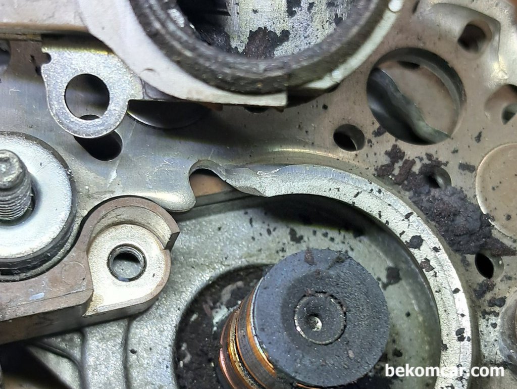 토요타 덴소 고장난 알터네이터 교환후 분해모습|贝科姆汽车 (bekomcar)