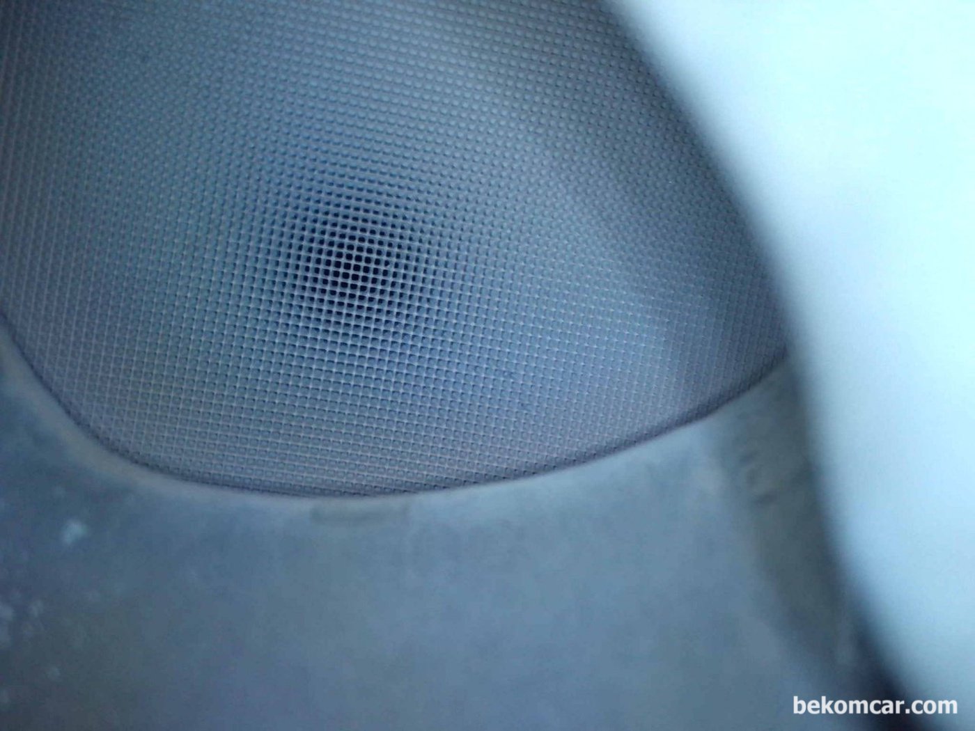 혼다 파일럿 촉매고장 코드 P0420 내시경으로 보는 오염된 촉매 표면이다.|베콤카 차량정밀진단