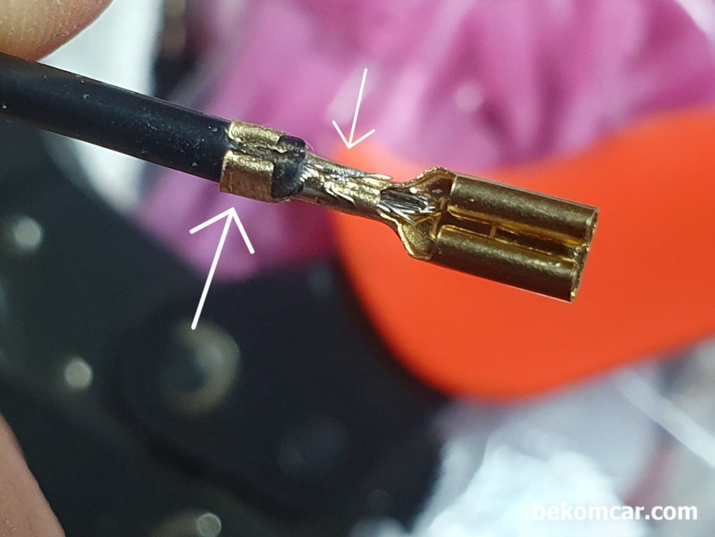 전기적 진단시 코넥터 연결시 주의점 기록, 4mm 암 코넥터 작업 사례|bekomcar.com