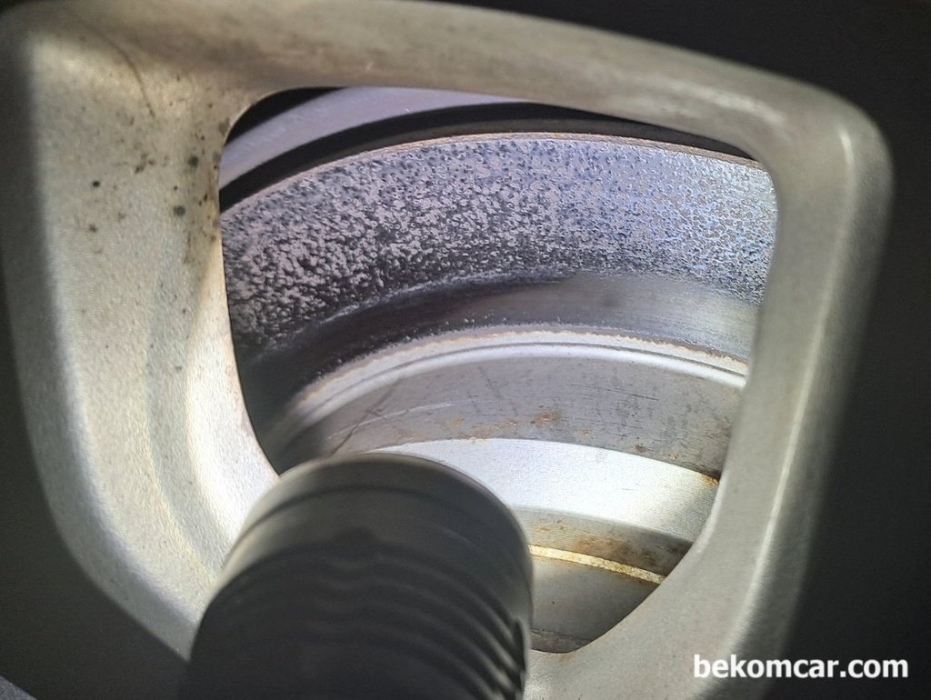 혼다 CRV 2세대 캘리퍼 브레이크패드 교체시 주의점|bekomcar.com