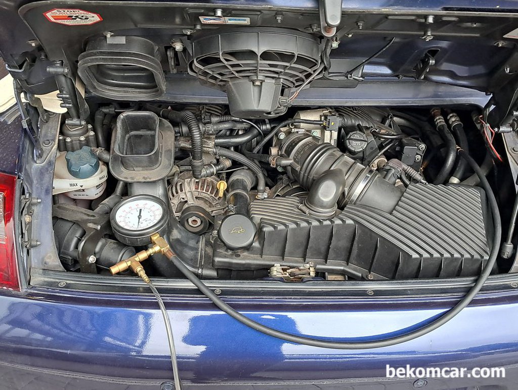 2002 포르쉐 911 연료압력이 32PSI 정도이다|ベコムカー (bekomcar)