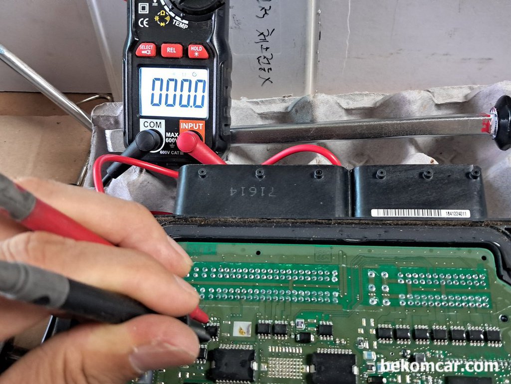 봉고3 간헐적 시동불능, ECU 교체로 정비. ECU 오픈 점검기록|بيكومكار  (bekomcar)