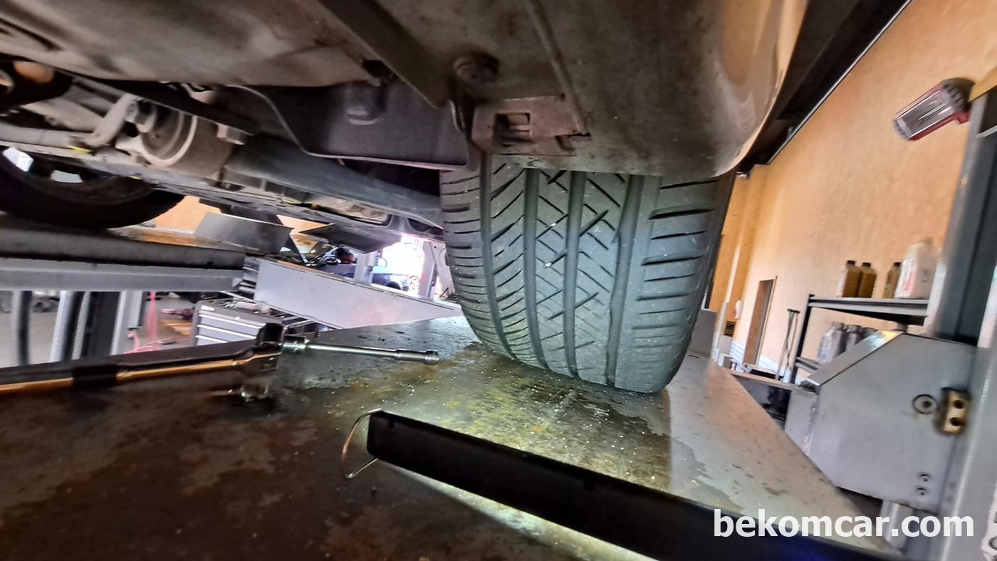타이어 브레이크패드 콘트롤암 등 전체적 점검|ベコムカー (bekomcar)