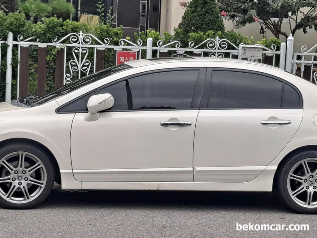 第8世代ホンダシビックSI2.0ホワイトカラー|ベコムカー (bekomcar)