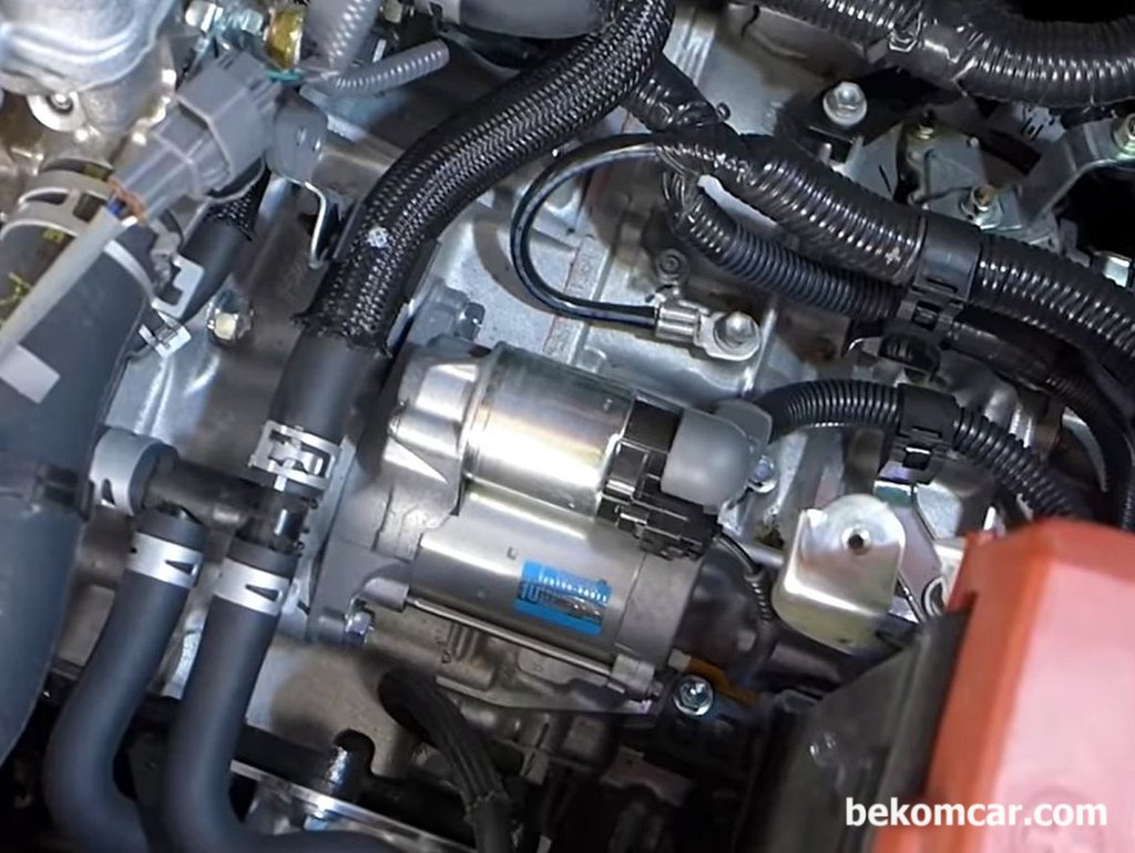 도요타 캠리 2.5L 2012~2014년 스타트모터 교환|بيكومكار (bekomcar)