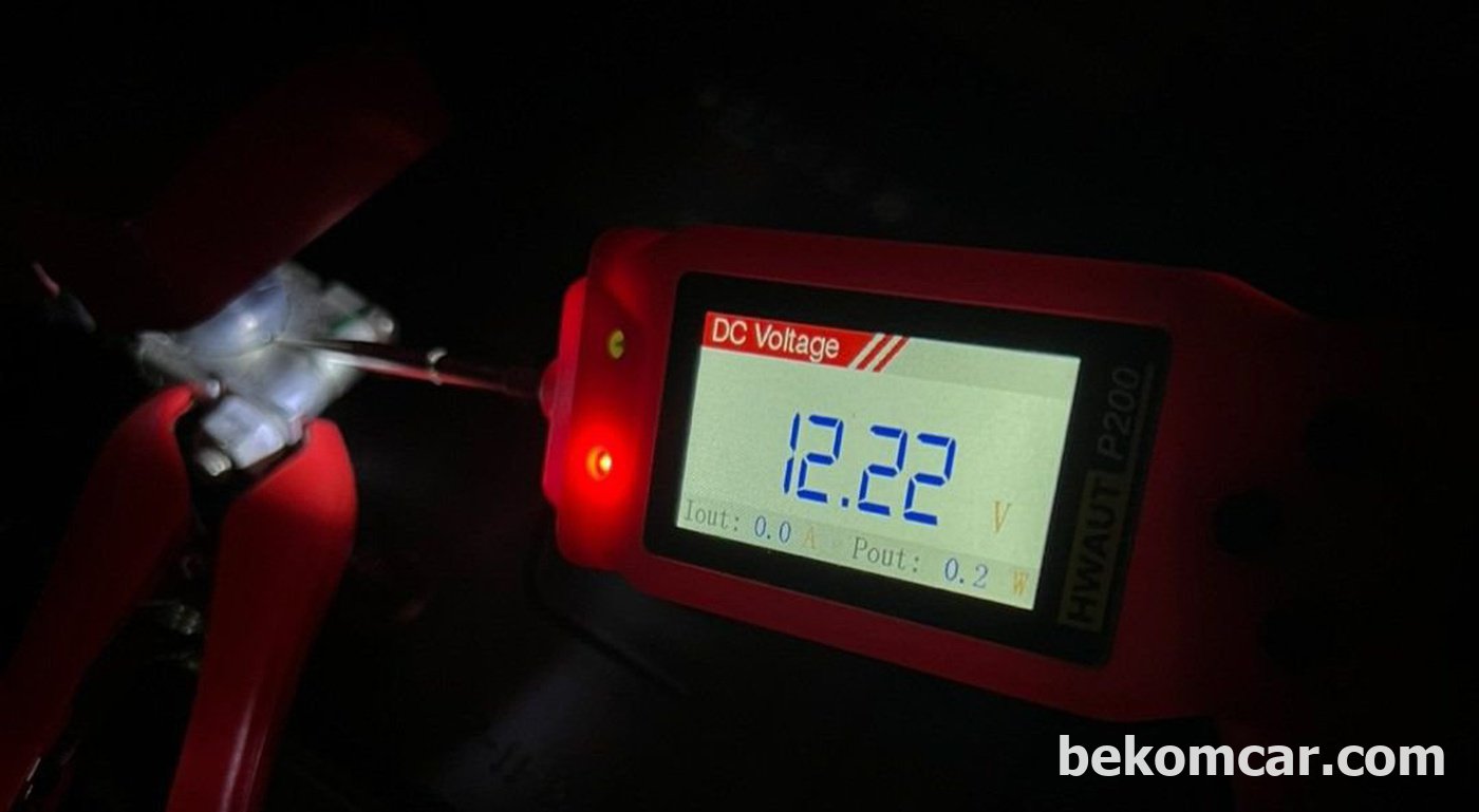 토요타 캠리 하이브리드 배터리  전압 측정|bekomcar.com