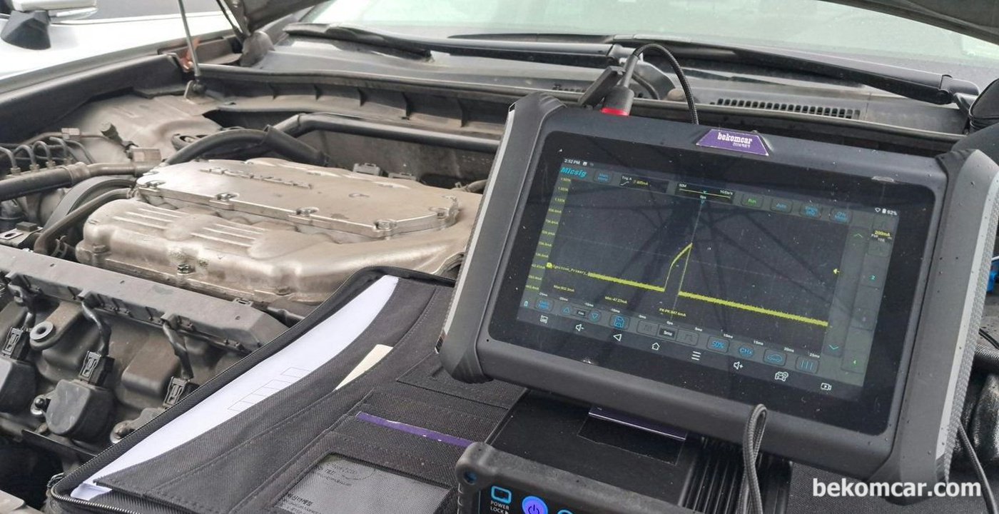 점화코일 쇼트상태 (합선.단락) 파형이다. 어떠한 형태의 엔진이라도 한번에 4개 6개 8개 10개 혹 12개 점화코일 상태를 측정할수 있다. 점화2차 파형까지 측정하면 점화코일을 넘어서 엔진상태를 상당수준까지 진단이 된다.|bekomcar.com