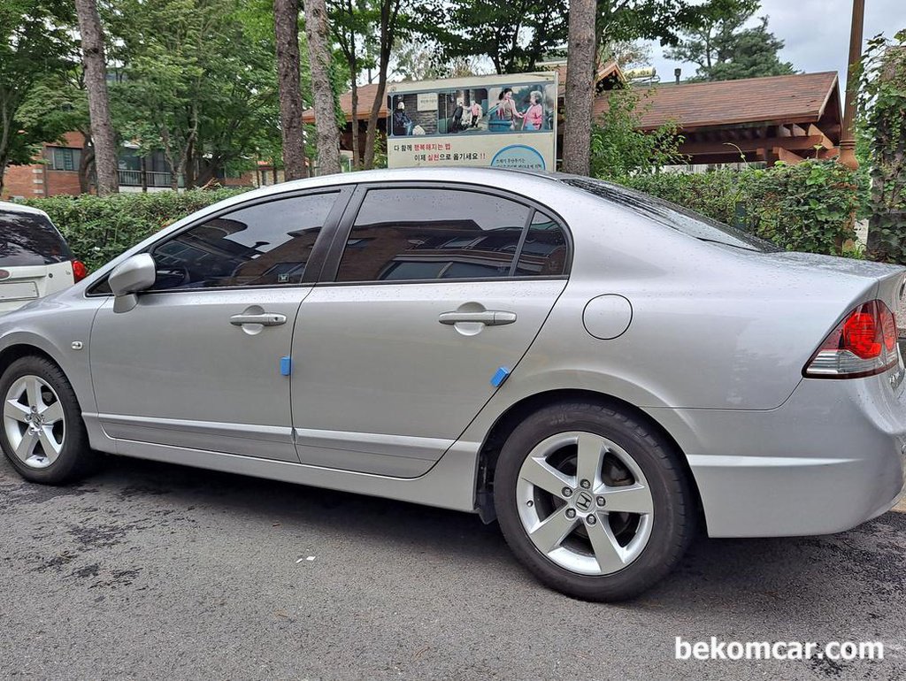 Lars' side view. It doesn't look great, but it's in good condition.|bekomcar.com