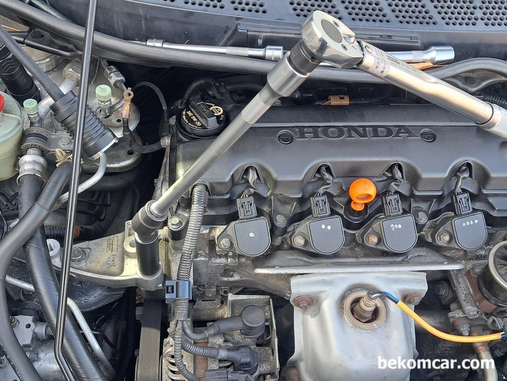 혼다 시빅 8세대 1.8L R18A1 엔진 마운트 교환기록, 주의사항 포함|ベコムカー (bekomcar)