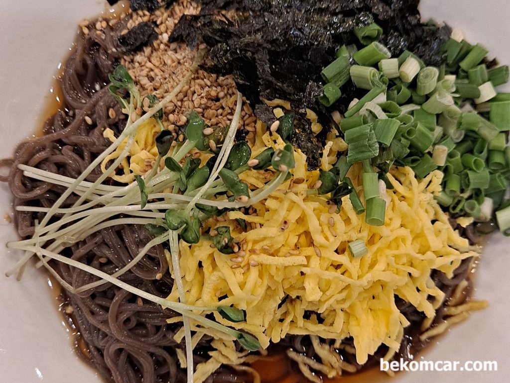 신탄진 역 앞에있는 식당의 국수맛|بيكومكار  (bekomcar)