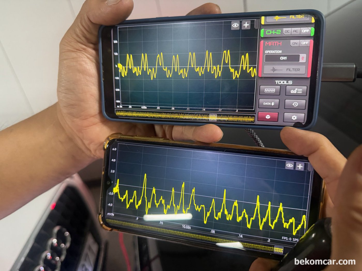 수원 & 강남 중고차매매 상사, W222 S450 & S500 진단기록중 배기펄스 파형비교이다. W222 S450에 비햐이 W222 S500은 엔진기계적 고장 가능성이 있는것으로 판단 되는 파형이다.|베콤카 차량정밀진단