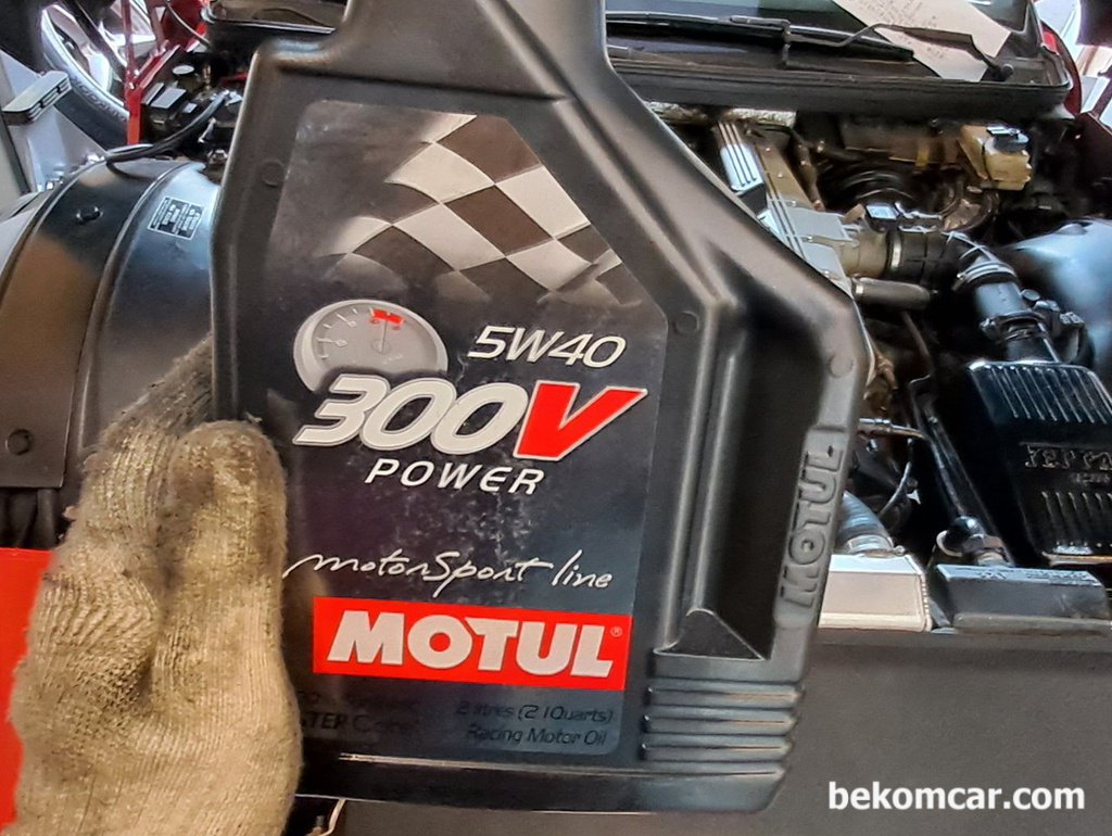 스포츠카 페라리 M456, 엔진오일 Motul 300V 교환|بيكومكار (bekomcar)