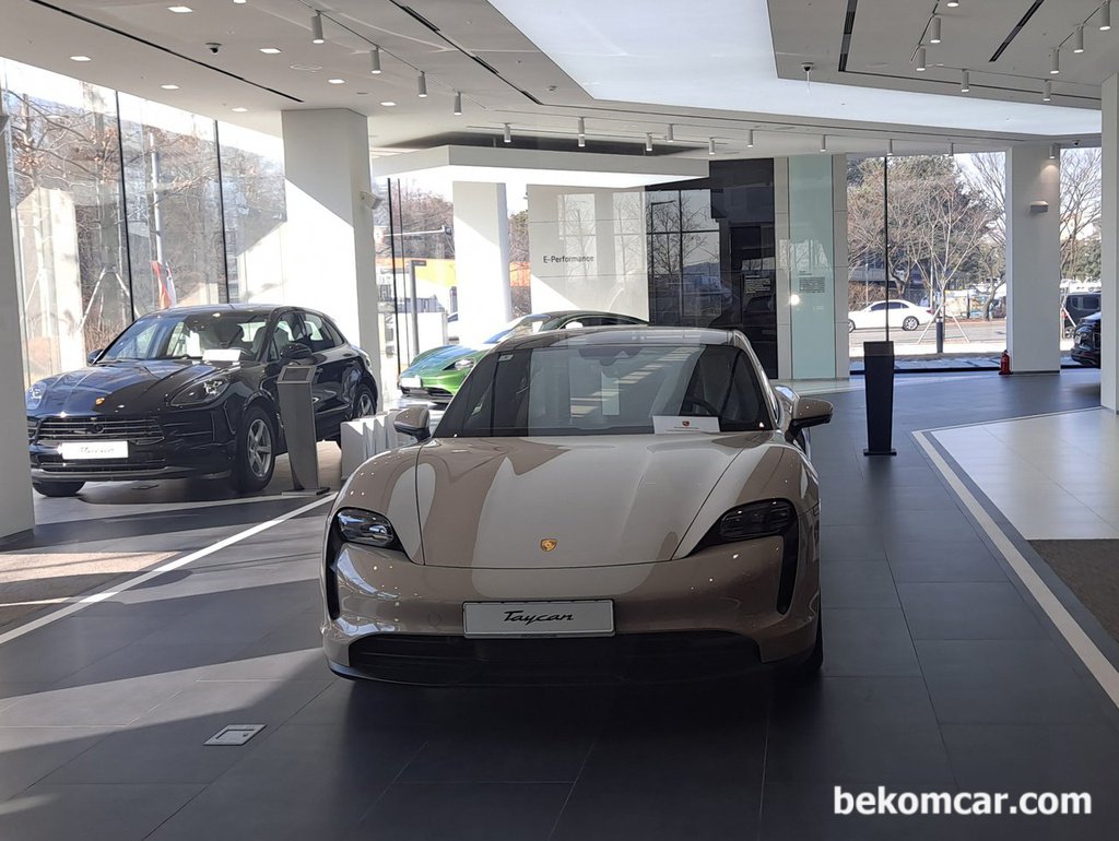 수원 도이치오토월드 1층 포쉐전시장, 포쉐 멋있다|بيكومكار  (bekomcar)