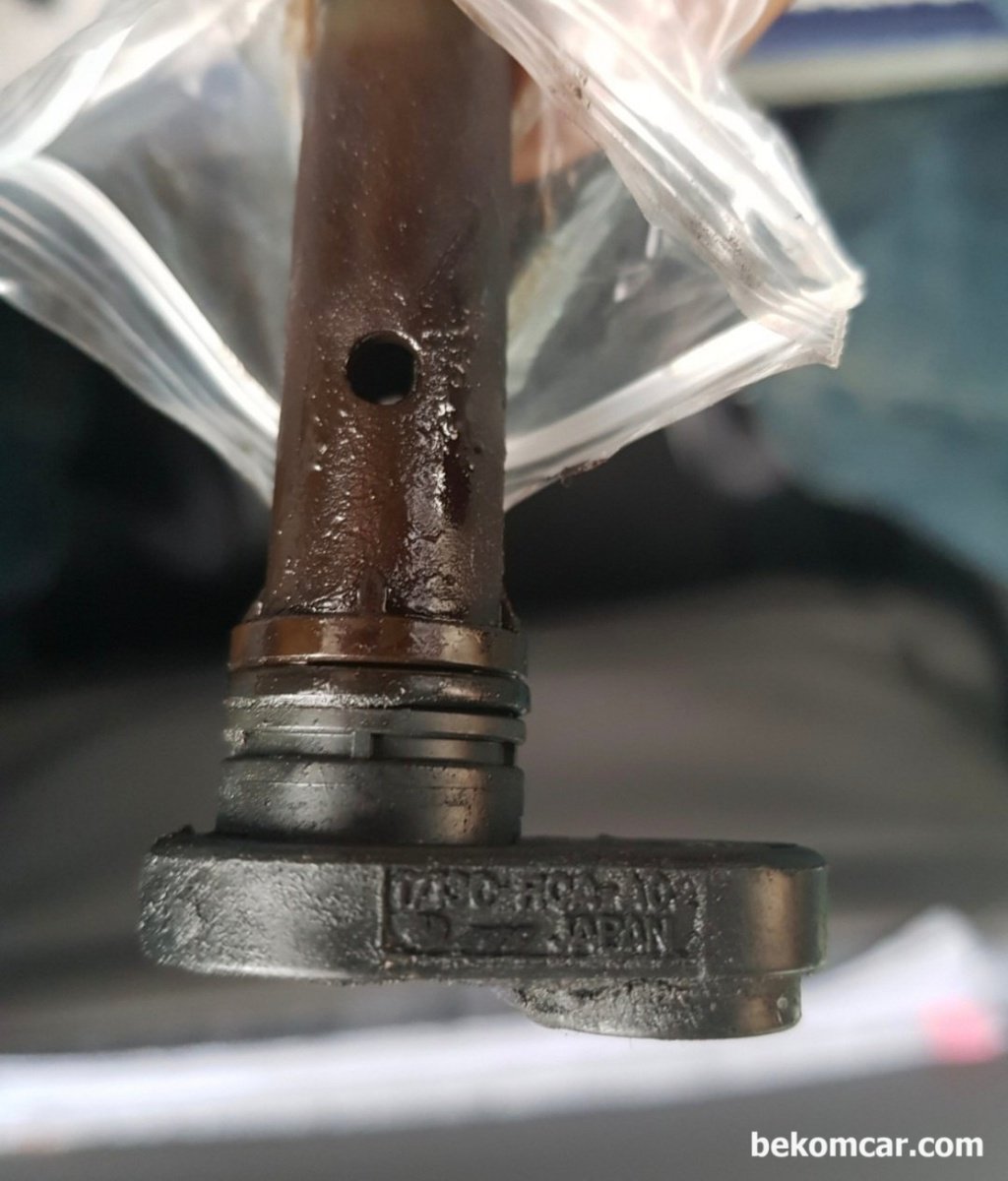자동차 엔진 블로우바이 가스 (blow-by gas)가 무엇인가요? 실제 PCV벨브를 볼 수 있을까요?|베콤카 차량정밀진단