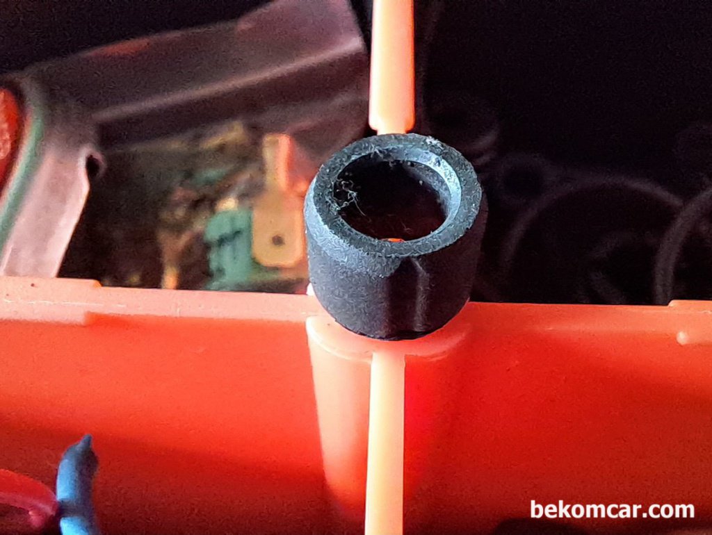 캘리퍼 가이드핀 의 고무부싱 제거도 좋다|بيكومكار (bekomcar)