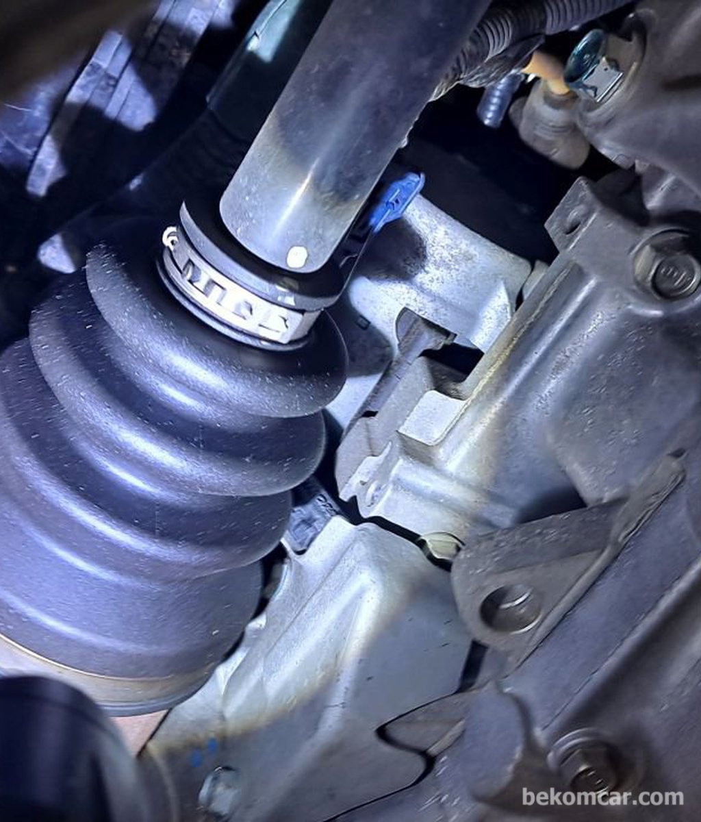 중고차구매동행 사례, 하체점검중 등속조인트 (CV Joint) 상태파악|ベコムカー (bekomcar)
